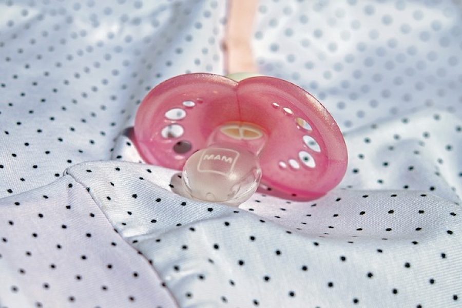 Pacifier Use: The Good, The Bad & How to Use Them Wisely