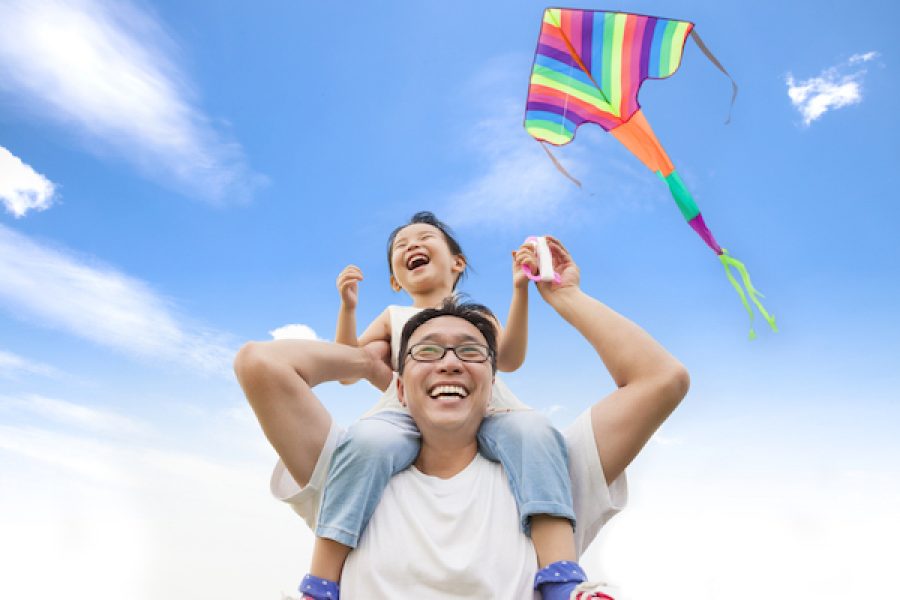 Los padres más felices tienen niños más felices
