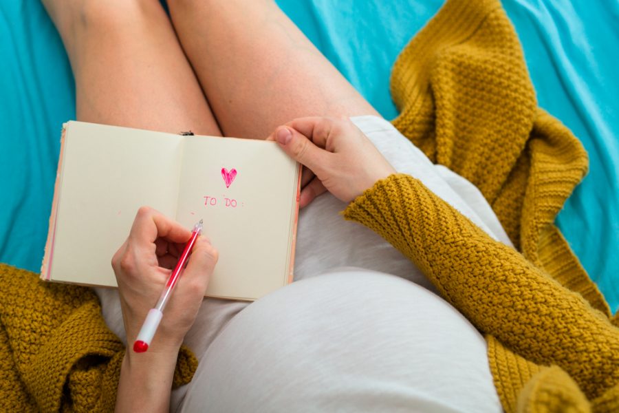 Prepárate para la llegada de tu bebé: 10 tareas claves