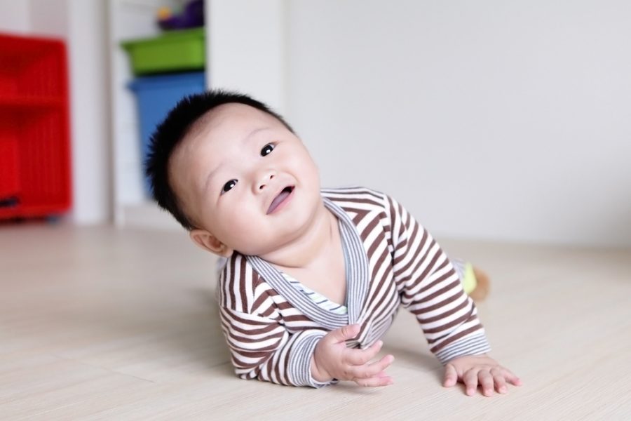 Aparece el deseo de movimiento – un vistazo a tu bebé de cinco meses