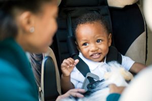 Espejo para bebés en el coche: Aumenta vuestra seguridad -canalMOTOR