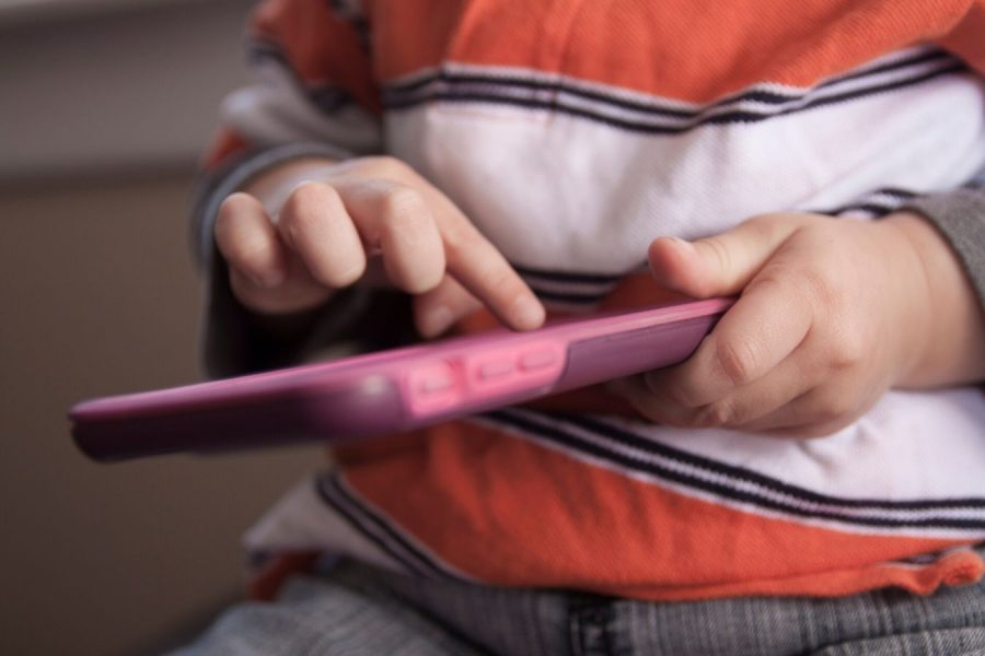 Navigating Screen Time with Other Parents
