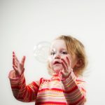 How bubbles support gross motor skills
