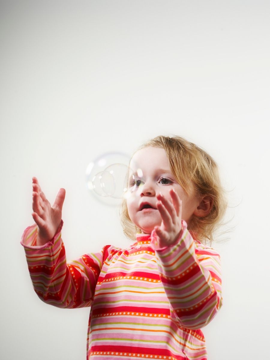Represalias bulto micrófono Cómo las burbujas apoyan la motricidad gruesa – BabySparks