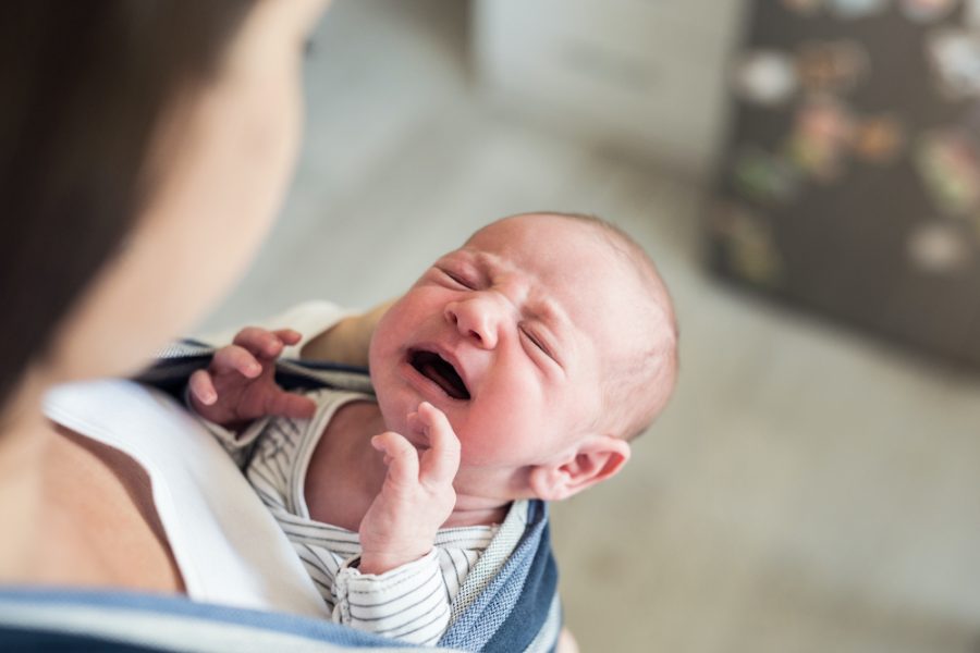 Razones por las cuales tu recién nacido llora